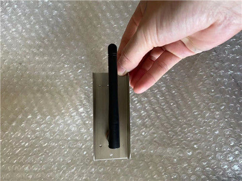 TABLERO DE WIFI CON LA ANTENA PARA LA CEBRA ZT230